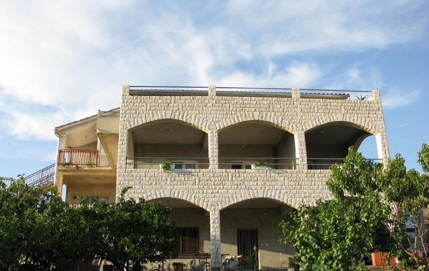 Apartments Josi - Parking And Barbecue Grebastica Bagian luar foto
