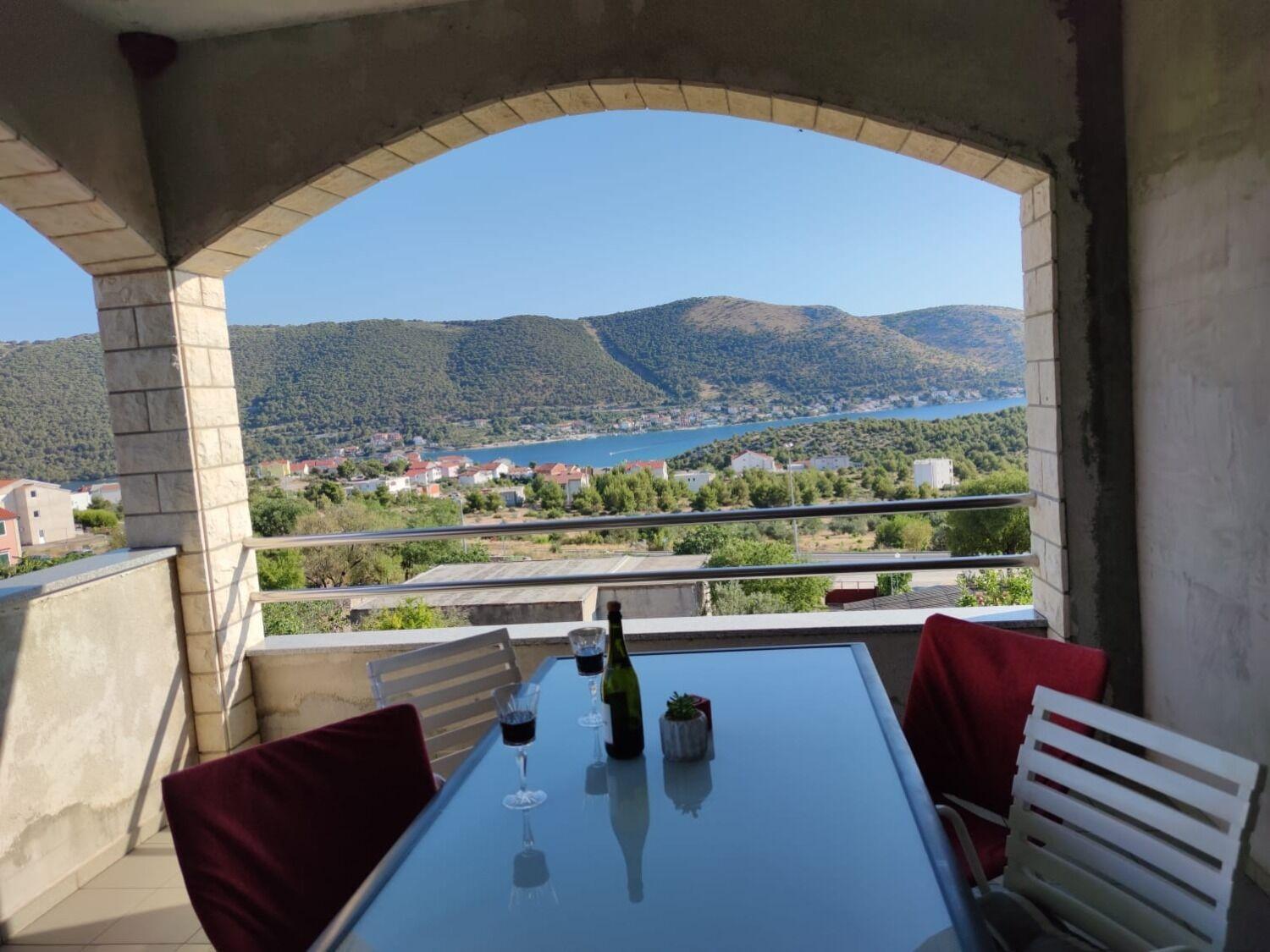 Apartments Josi - Parking And Barbecue Grebastica Bagian luar foto