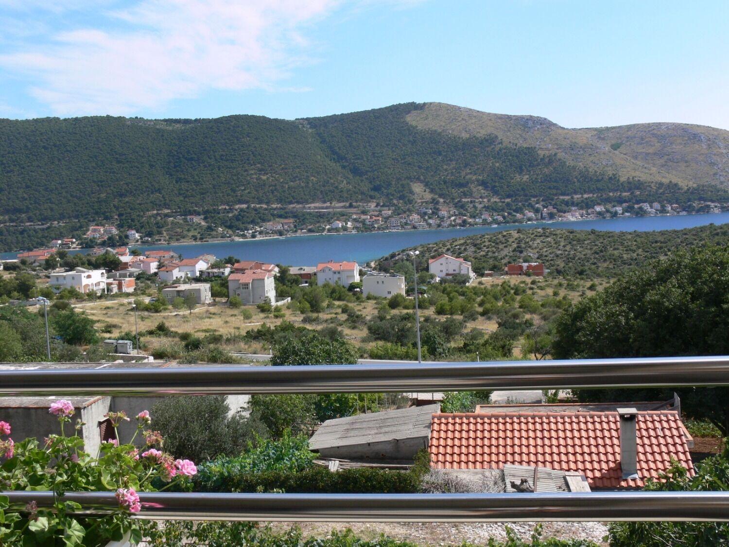 Apartments Josi - Parking And Barbecue Grebastica Bagian luar foto