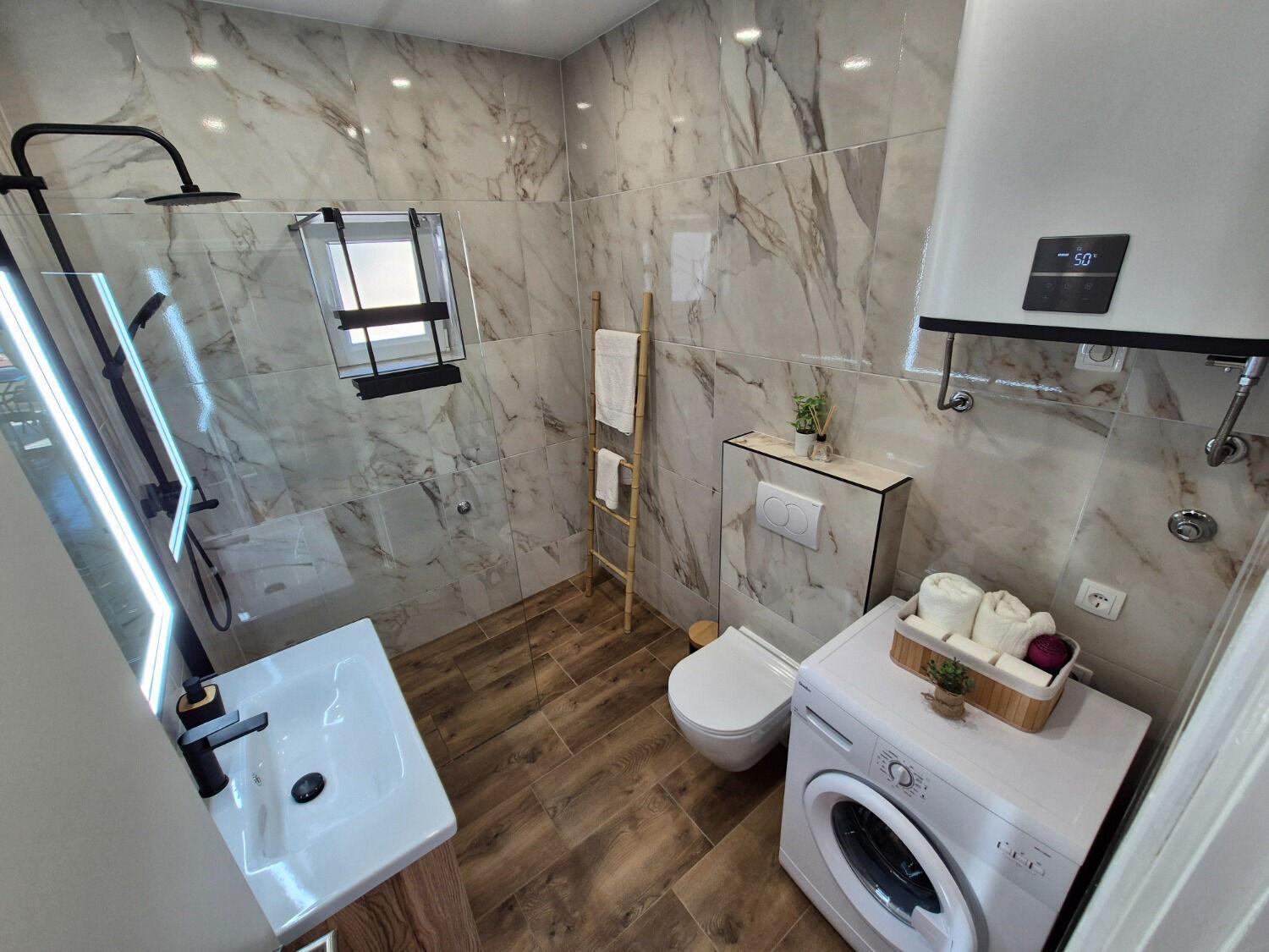 Apartments Josi - Parking And Barbecue Grebastica Bagian luar foto