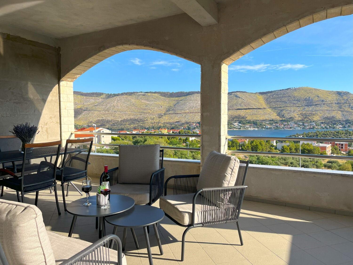 Apartments Josi - Parking And Barbecue Grebastica Bagian luar foto