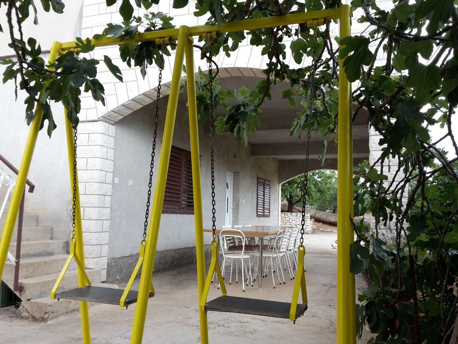Apartments Josi - Parking And Barbecue Grebastica Bagian luar foto